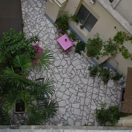 Est Hotel-3